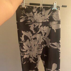 Vuori Athletic Leggings